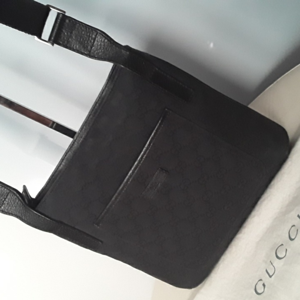 Auth GUCCI GG Canvas Crossbody Black/Silver hardware